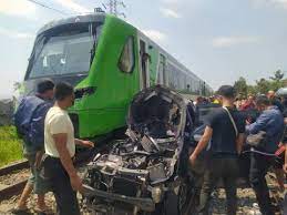 Kecelakaan Kereta dengan Mobil di Bandung Barat